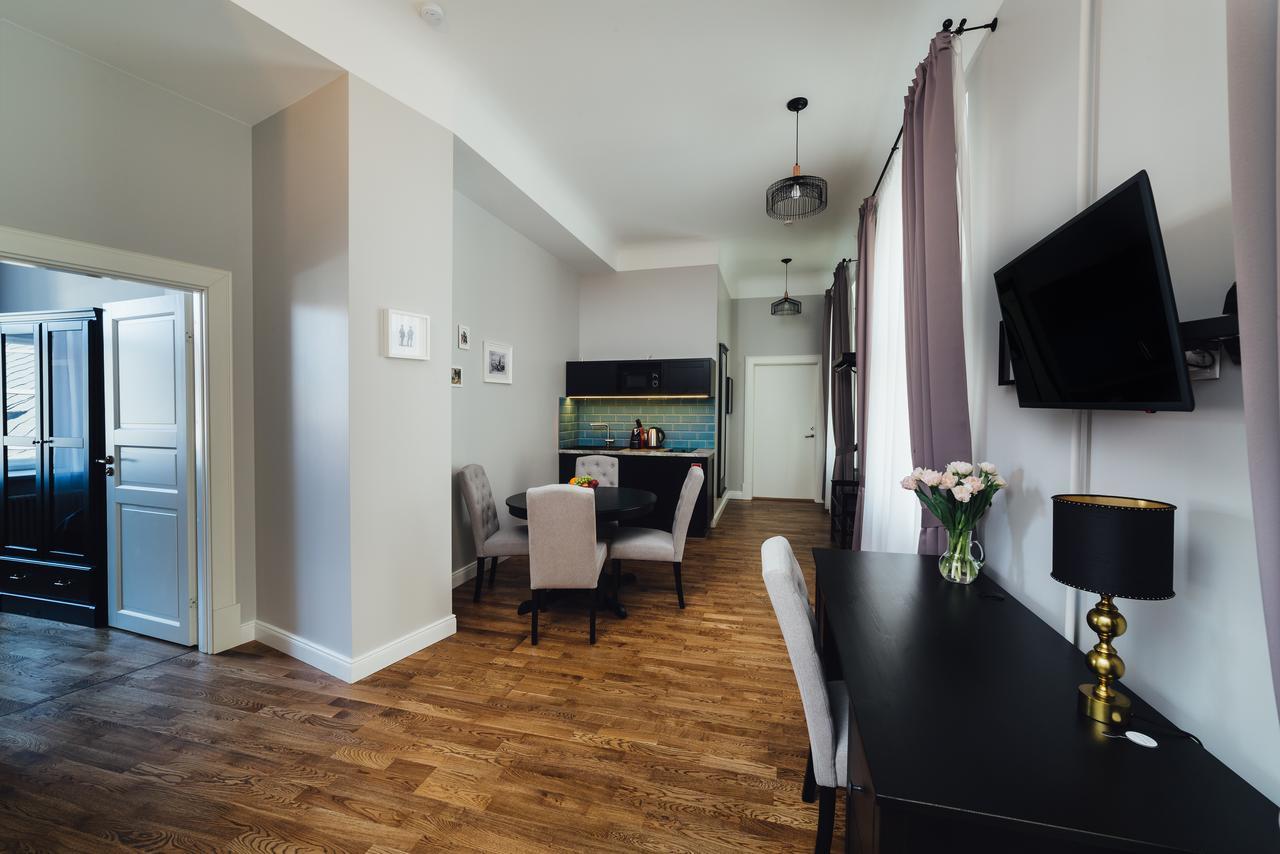 Sherlock Art Hotel Riga Luaran gambar